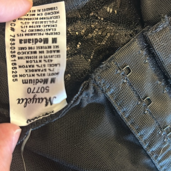 Sexy lace corset - Picture 5 of 6